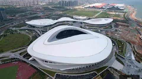 2026年足球转会费尊龙凯时娱乐：罗09年加盟皇马9400万欧，今何价终极分析